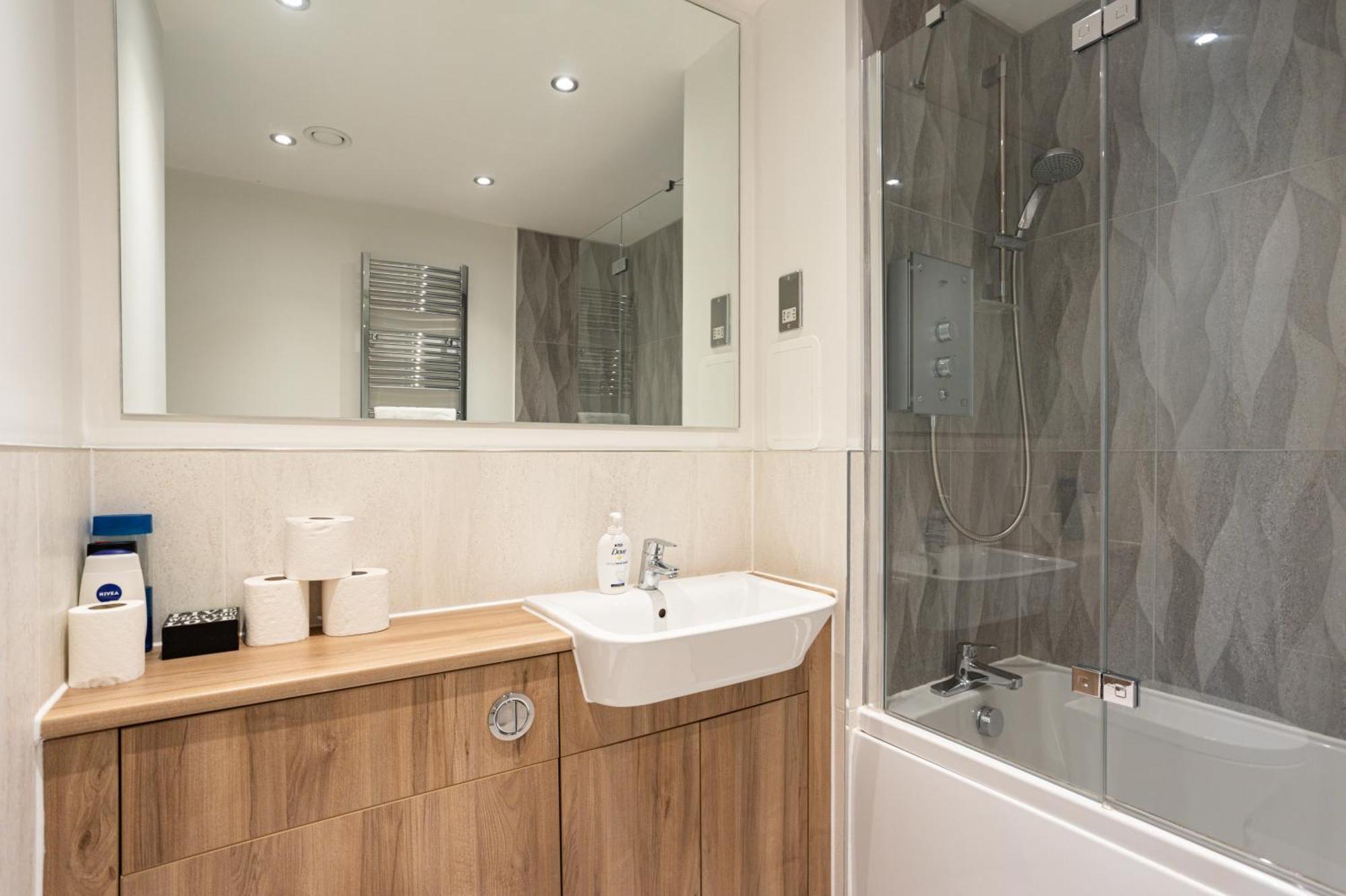 Comfy 2 Bedroom Apartment Near Edinburgh City Centre Exterior photo