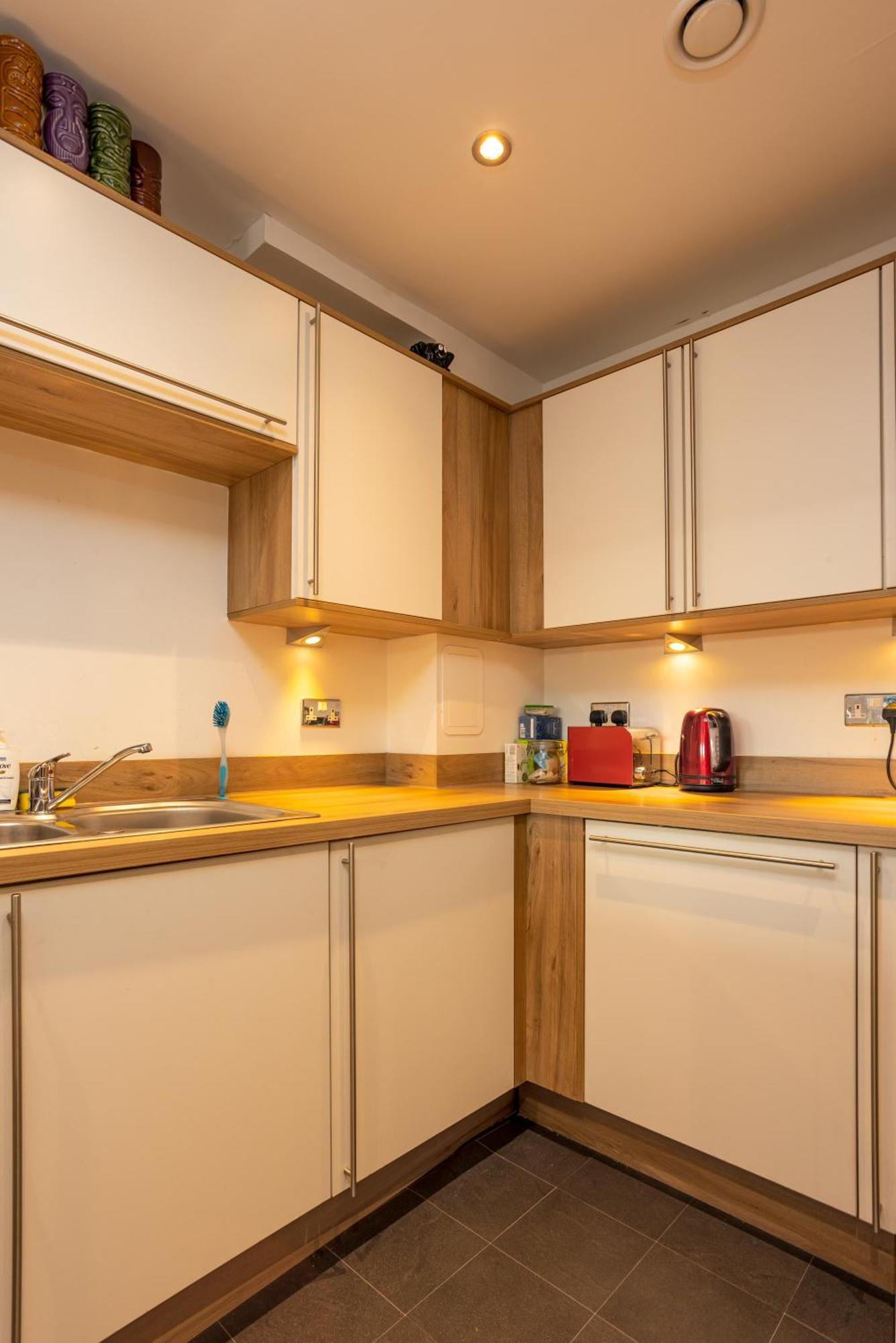 Comfy 2 Bedroom Apartment Near Edinburgh City Centre Exterior photo